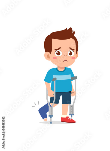 little kid got accident and got bone fracture