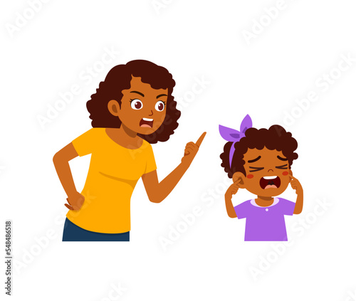 mother angry and kid scream so loud