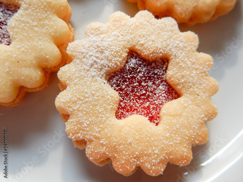 Die Weihnachtsbäckerei, Linzer Augen, Linzer Sterne,
Tradition Gebäck zur Weihnachtszeit
