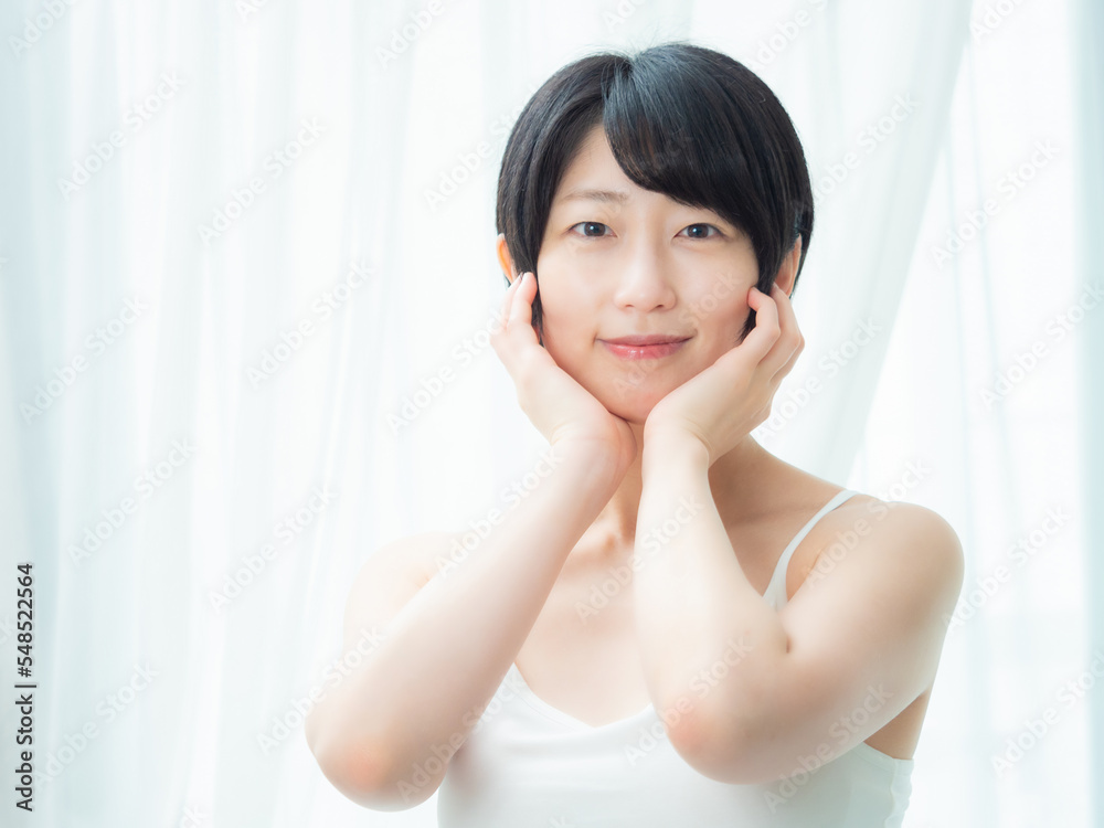朝の光の中の女性 朝の光の中の女性