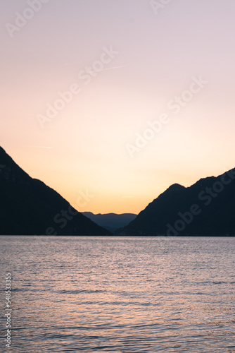 Sonnenuntergang am Luganersee bei Porlezza