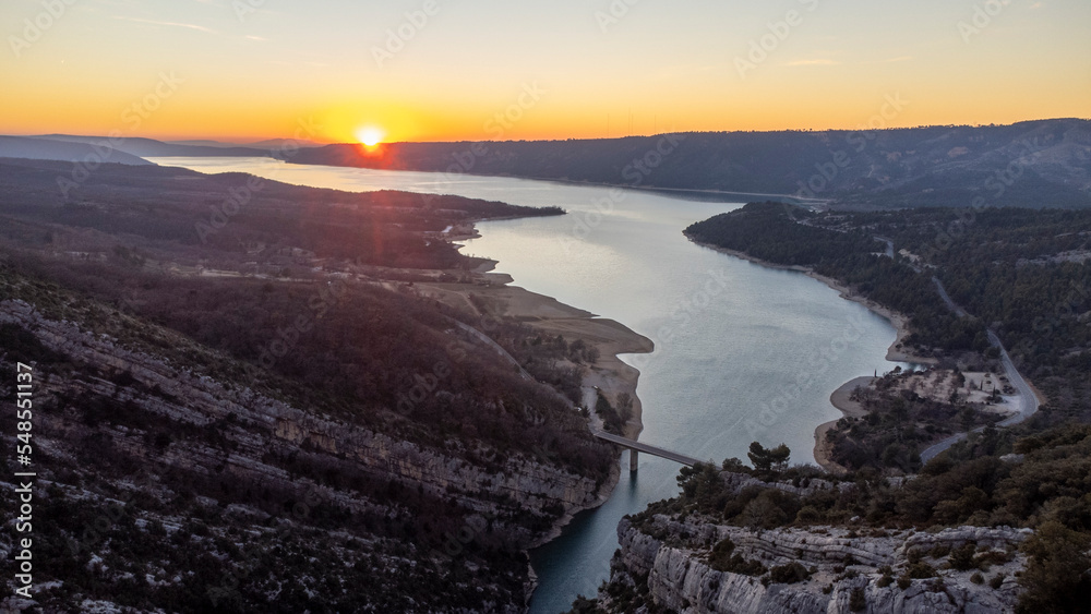 Le pont du Galetas à Aigines, dans les Gorges du Verdon sur le lac de