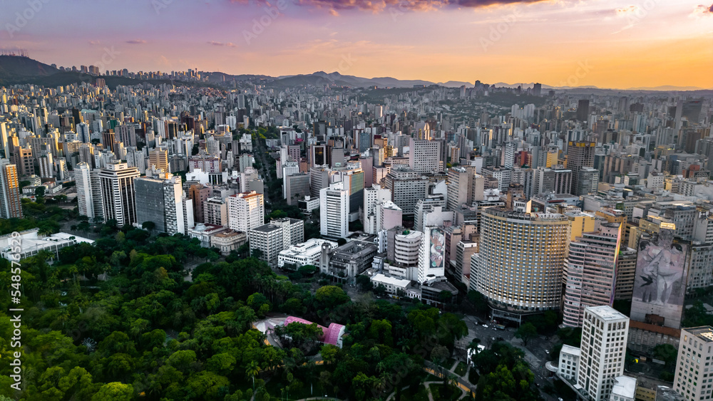 Obraz premium Belo Horizonte Centro Minas Gerais Cidade Capital Metrópole Brasil Brasileira Paisagem Urbana Estação Trem Uai Vias Ruas Avenidas Praça Edifício Prédio Grafite Arte Arquitetura Engenharia Viagem