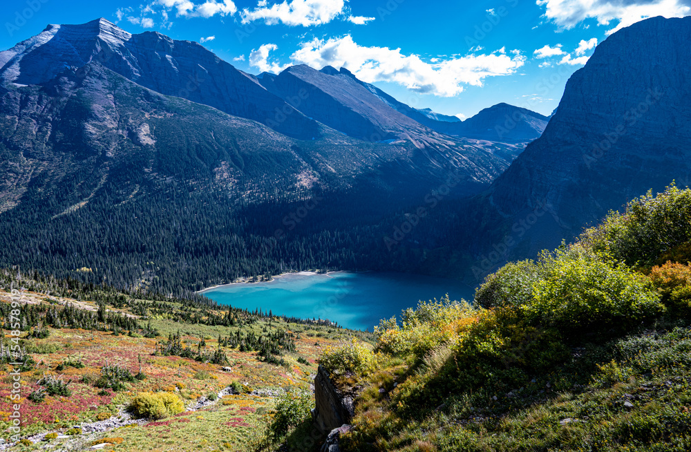 Obraz premium Grinnell Lake in Glacier National Park