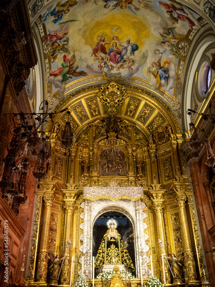 Basílica de la Macarena high altar and fresco