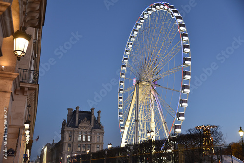 Grande roue à Paris. France