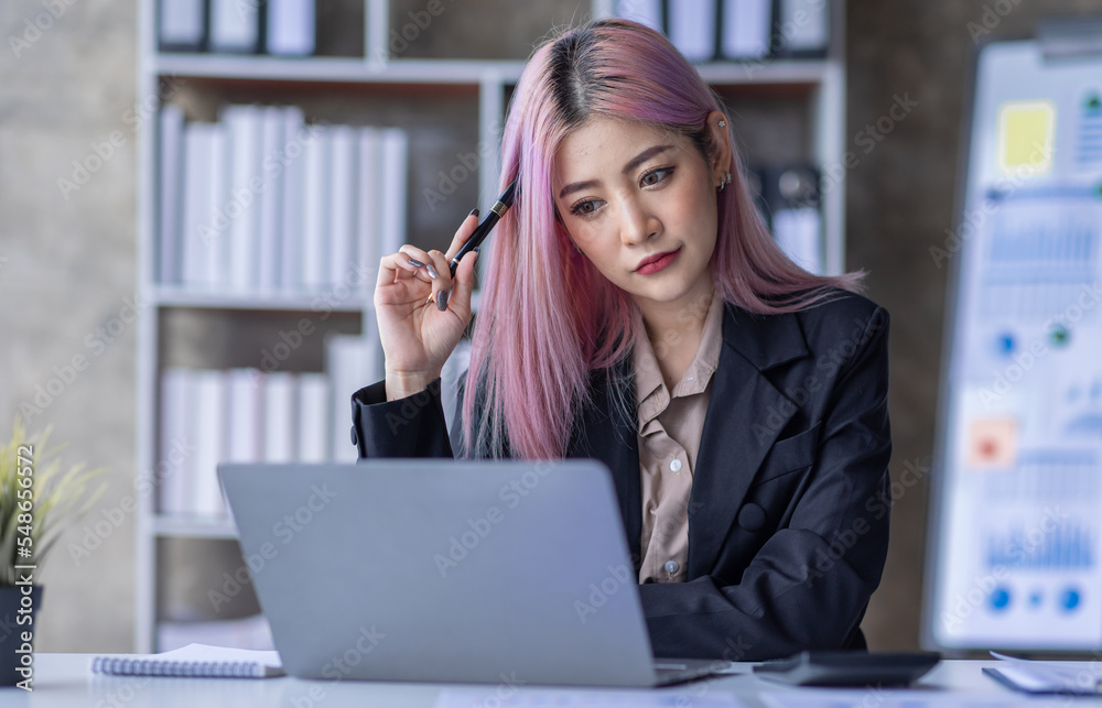 Smile Young business Asian woman freelancer is working her job on a ...