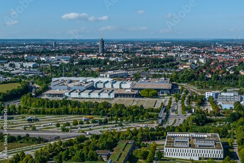 Augsburg - Ausblick auf die südlichen Stadtbezirke und das Messezentrum auf dem Hochfeld © ARochau