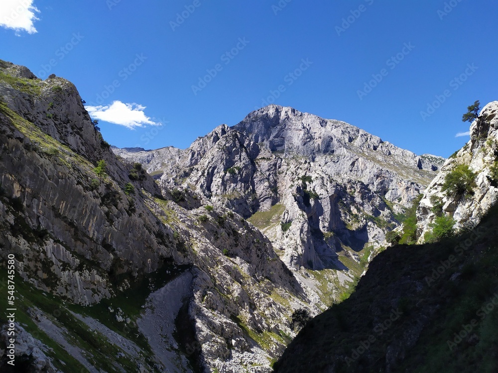 Picos de Europa bajando por la ruta de Bulnes_01