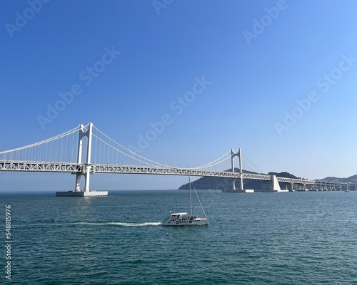 bridge on the sea © Daseul