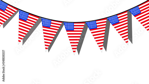 Banderines en forma de triangulo con la bandera de Estados Unidos de America, colgados sobre una pared de fondo blanco haciendo sombra.