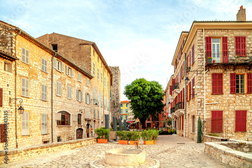 Fototapeta Naklejka Na Ścianę i Meble -  Historische Altstadt von Vence, Provence, Frankreich 