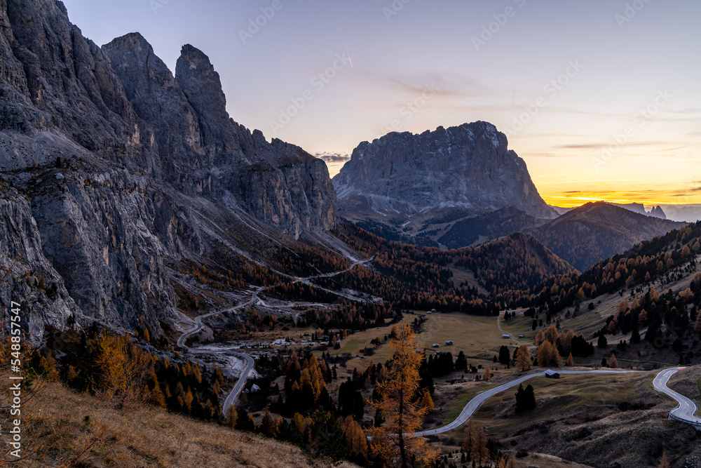 Fototapeta premium Dolomity, Włochy, Tyrol, Alpy, góry, Passo Gardena 