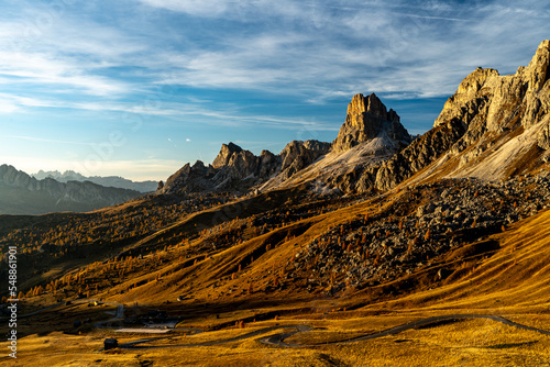 Dolomity,przełęcz , góry , dolomity, Włochy, Alpy, Tyrol, Passo Gardena