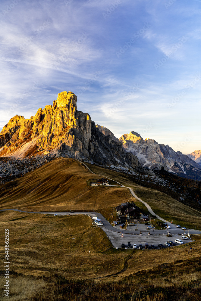 Dolomity,przełęcz , góry , dolomity, Włochy, Alpy, Tyrol, Passo Gardena - obrazy, fototapety, plakaty 