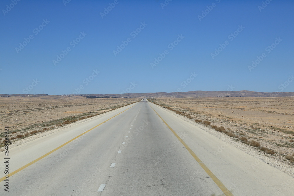 Jordanien - Straße ins Unendliche Jordanien - Straße ins Unendliche