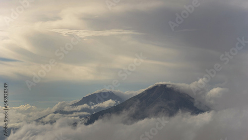 pegunungan prau diselimuti awan photo