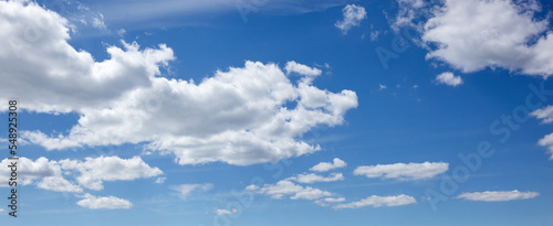 Fototapeta Naklejka Na Ścianę i Meble -  Abstract image of blurred sky. Blue sky background with cumulus clouds