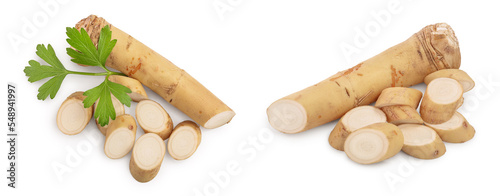 Photo Horseradish root with slices and parsley isolated on white background