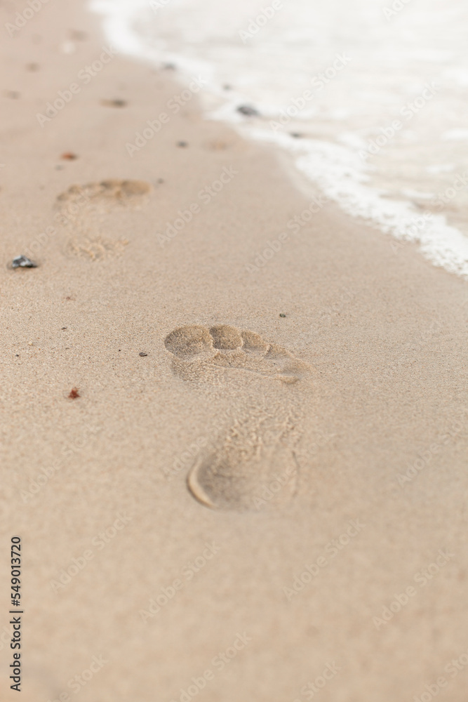 Fußspuren im Sand. Abdruck am Ufer.
Footprints in the sand. Footprint on the shore. Fußspuren im Sand. Abdruck am Ufer.
Footprints in the sand. Footprint on the shore.