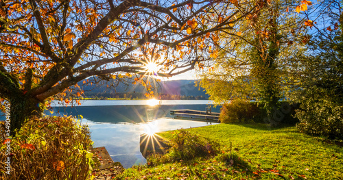 Herbststimmung am Wolfgangsee im Salzkammergut photo