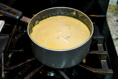 Gravy for Cornbread Dressing (Stuffing)