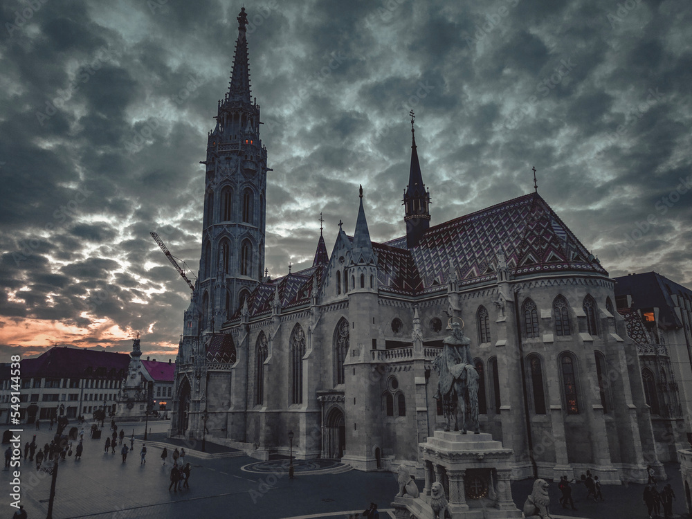 Fototapeta premium saint cathedral in budapest