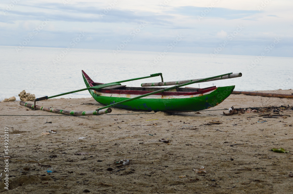 Fototapeta premium Daplangu Sumur Beach, Pandeglang, Indonesia – October 09, 2022: The Best Spots To Enjoy The Beach Atmosphere. With Selected Focus.