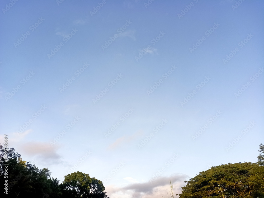 Obraz premium clouds over the sky blue view