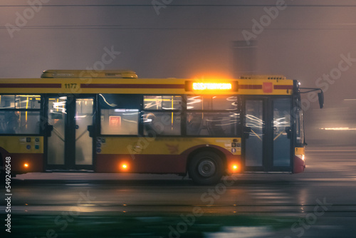 transport publiczny nocą