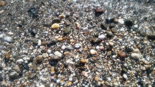 Piedras en la orilla del mar. Fondo natural.