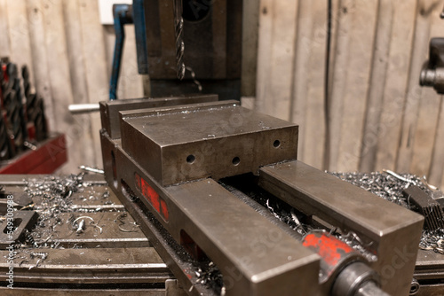 Unmounted drilling machine