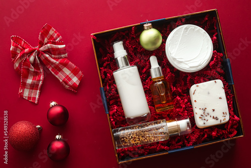 Billede på lærred Christmas gift set, xmas holidays beauty box subscription package and luxury ski