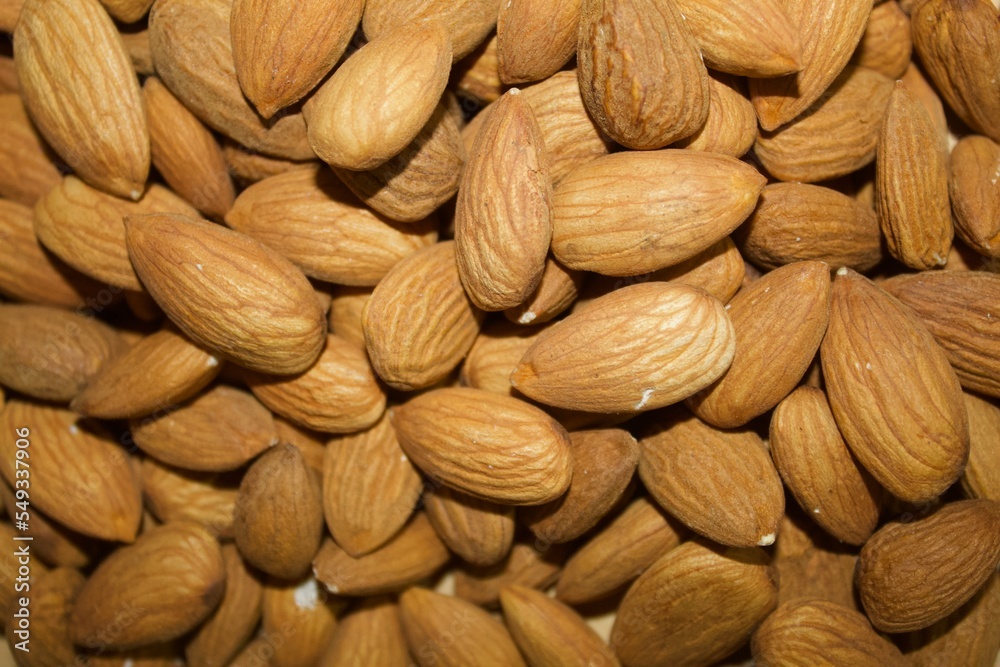 Fototapeta premium almonds close up background