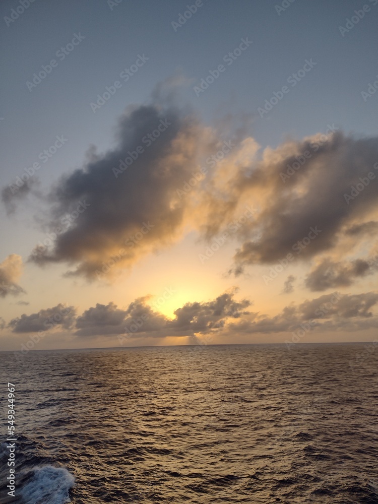 Obraz premium sunset over the sea