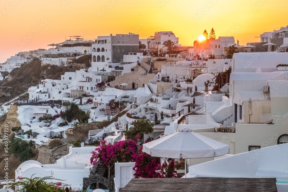 Fototapeta premium Summer vacation panorama, luxury famous Europe destination. White architecture in Santorini, Greece.