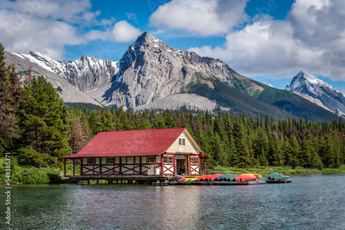 Maligne Lake’s boathouse in Jasper National Park Fototapeta