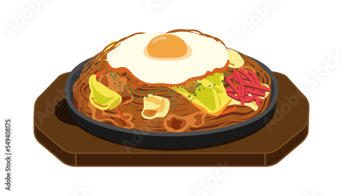 目玉焼きを乗せた焼きそば・鉄板