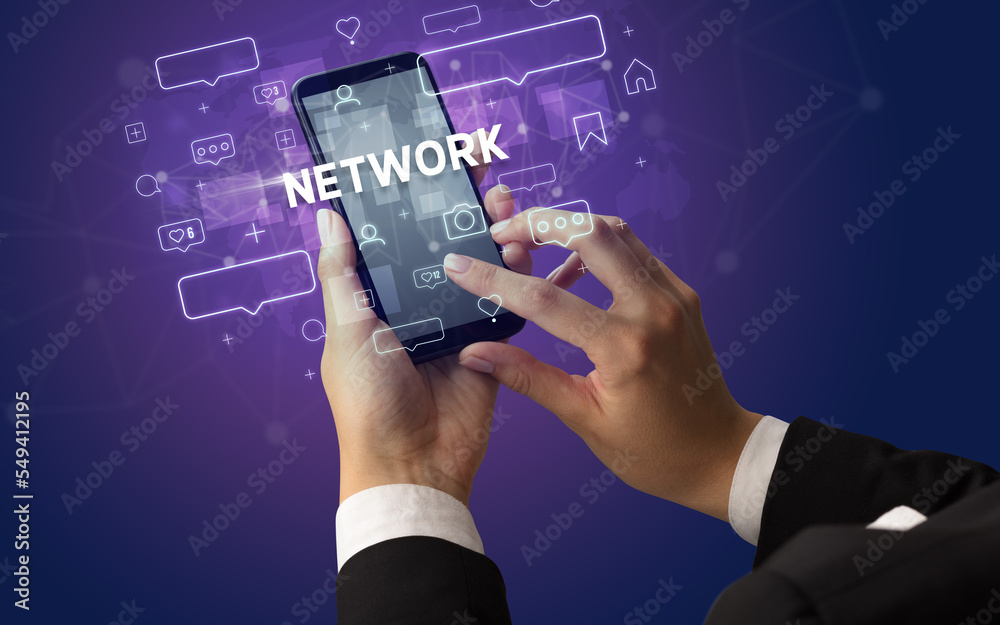 Obraz premium Hand using smartphone with social media concept