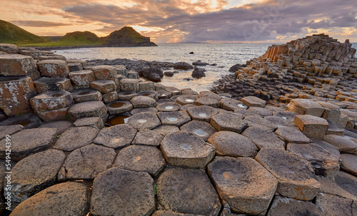 Принти на полотні Irish coastline with Volcanic hexagonal basalt columns of Giant`s Causeway at su