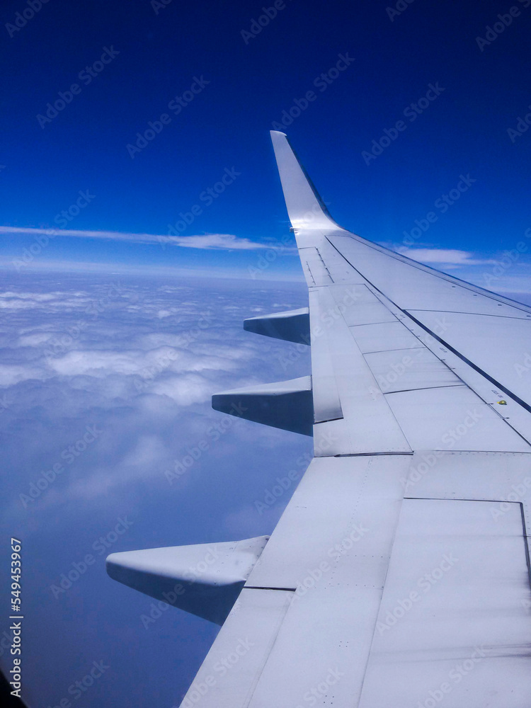 Fototapeta premium wing of airplane
