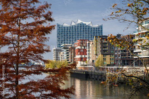 Durchblick am Grasbrookhafen Hamburg photo