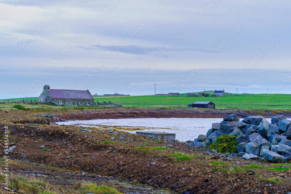 Fototapeta premium Countryside and coast in the island of South Ronaldsay
