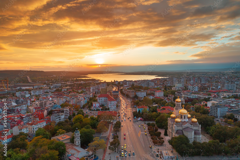 Obraz premium The Cathedral of the Assumption in Varna, Bulgaria Aerial view