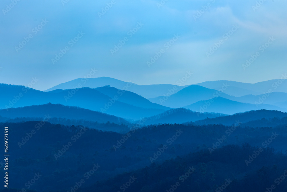Fototapeta premium mountains in fog