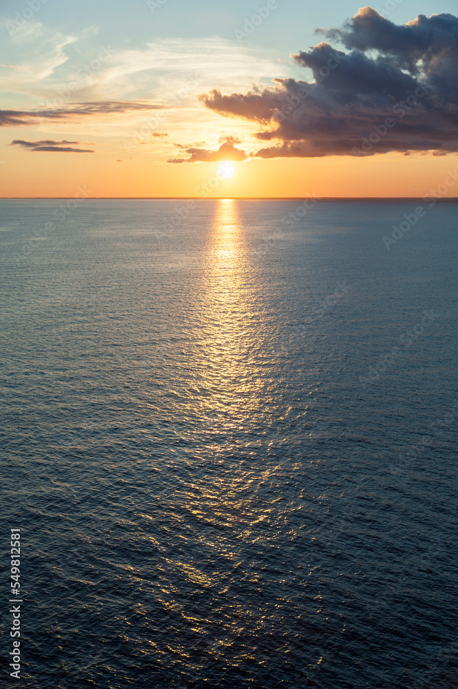 Obraz premium Gulf of Riga Sunset Light Reflection