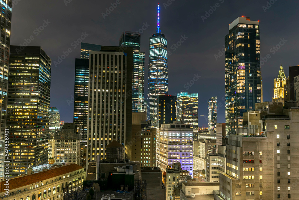 Fototapeta premium New York City. Manhattan downtown skyline skyscrapers at night
