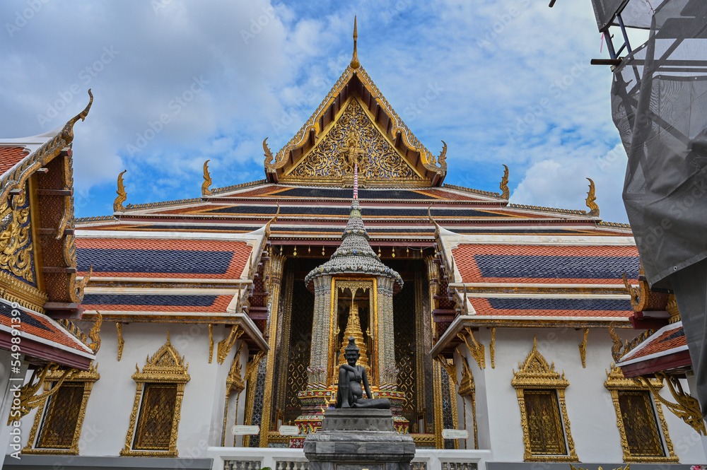 Fototapeta premium Temple of the Emerald Buddha, Wat Phra KaewBangkok, Thailand,one of Bangkok's most famous tourist sites