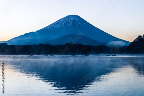 精進湖からの富士山