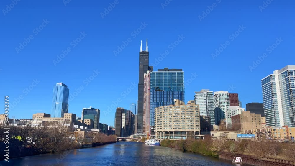 Chicago river cruise with view on the Willis tower on a sunny fall afternoon 30fps, 4k Chicago river cruise with view on the Willis tower on a sunny fall afternoon 30fps, 4k